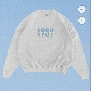 NWT 1989 (Taylor's Version) Crewneck Sweatshirt, Size Medium